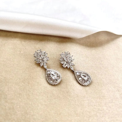 Aretes en forma de pera ER773